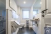 Modernes & großzügiges Haus mit Einliegerwohnung und PV-Anlage - Gäste-WC im Erdgeschoss mit Urinal