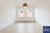 Renovierte 2 Zimmer Wohnung mit Balkon in Toplage von Kiel.Bezugsfrei! - Geräumiges Schlafzimmer