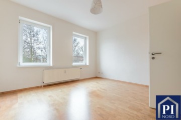 Schöne Wohnung mit Balkon und Stellplatz. Strandnah und Bezugsfrei…., 24159 Kiel, Etagenwohnung