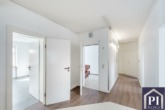 2 Eigentumswohnungen - 5 Zimmer - zurzeit Praxisräume in Hafennähe - Blick vom Empfangstresen Richtung Treppenhaus