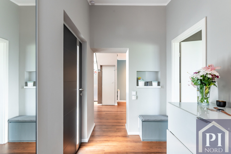 Blick vom Flur ins Esszimmer