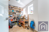 Praktischer Abstellraum im Erdgeschoss - ideal für Garderobe