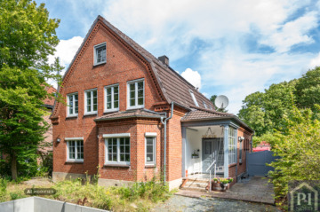 Charaktervolles Wohnhaus mit Gartenidylle, Pool und Nähe zum Wasser, 24148 Kiel, Einfamilienhaus