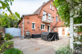 Terrasse mit hochwertigen Fliesen