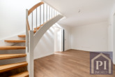 Treppe zum Untergeschoss
