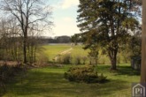 Traumhafter Garten mit Seeblick