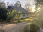 Nordseite mit Einfahrt