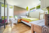 Schlafzimmer mit Lichtband