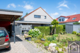 Hohes Carport und große Eingangsüberdachung