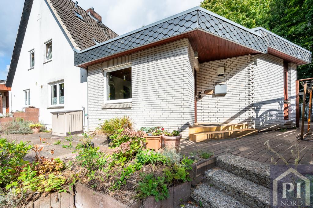 Doppelhaushälfte mit Anbau