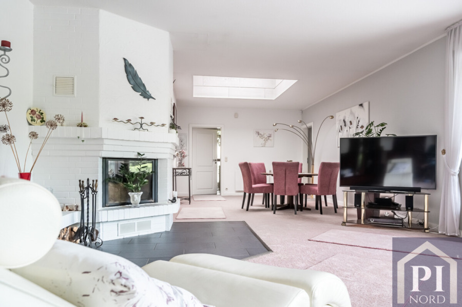 Wohnzimmer mit Kamin