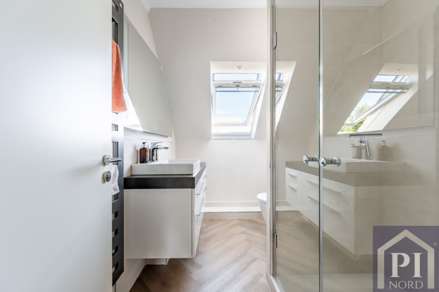 Gästeduschbad mit Hightechtoilette