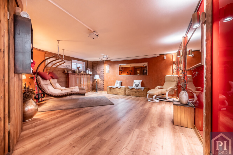 Sauna und Entspannungsraum im Keller