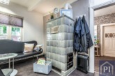 Nachhaltigkeit trifft auf Stil - Renoviertes Reetdachhaus mit vielen Nutzungsmöglichkeiten - Wartezimmer im Salon