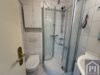 Weißes Duschbad