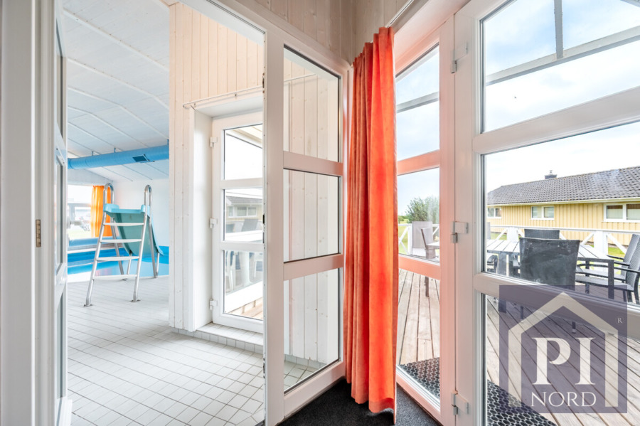 Blick in den hauseigenen Poolbereich