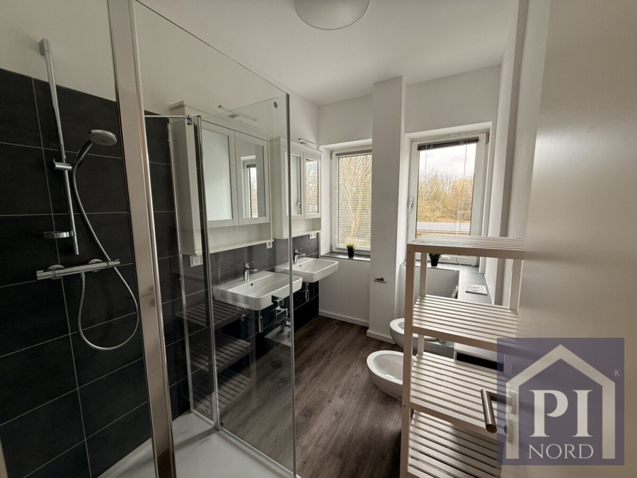 Badezimmer mit Dusche