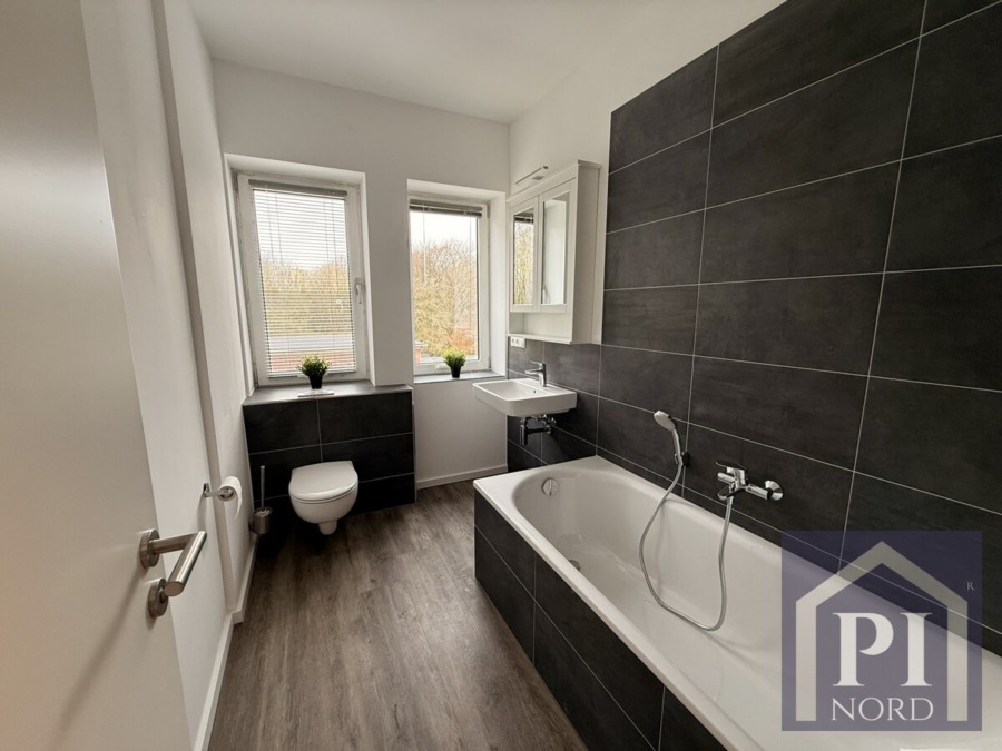 Badezimmer mit Wanne