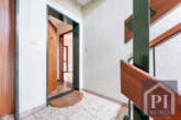Wohnungseingang zum Windfang mit Garderobe