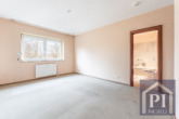 Großzügiges Schlafzimmer mit Bad en suite