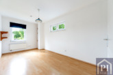 Zimmer mit Hochfenster