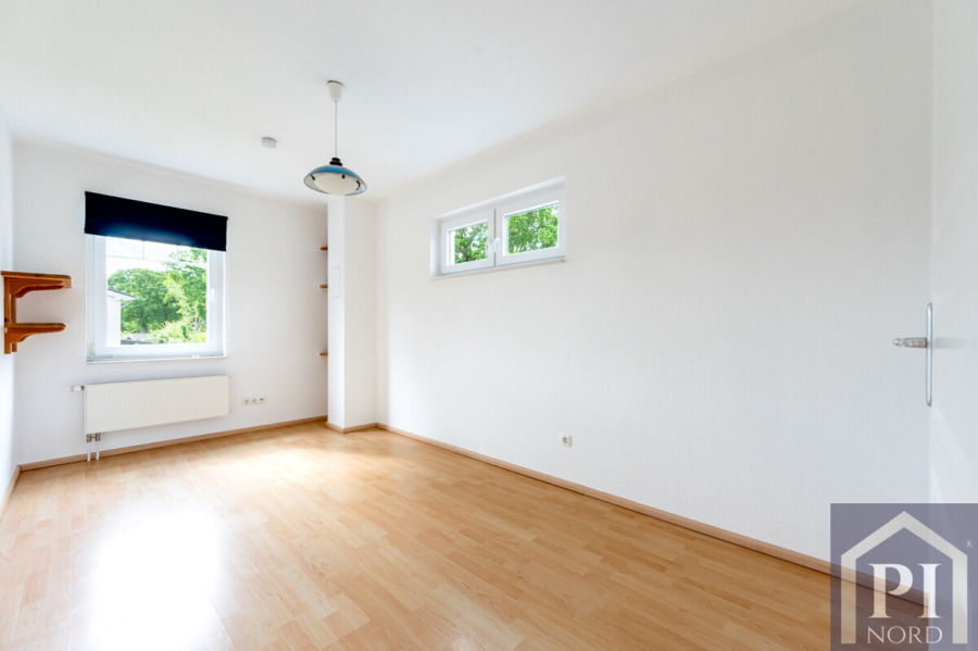 Zimmer mit Hochfenster