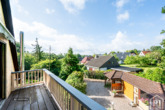 Balkon mit elektrischer Markise