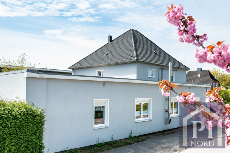 5-Parteien Haus in Tensfeld