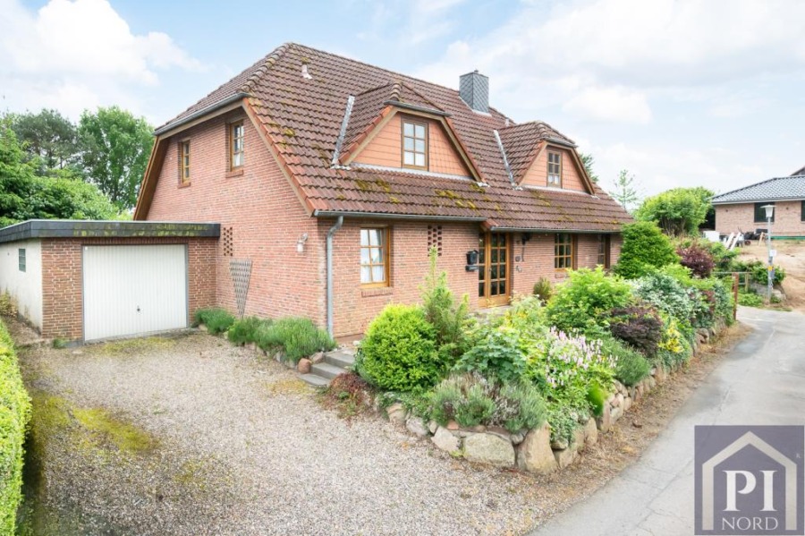 Garage mit Zugang zur Terrasse